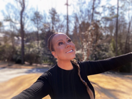 Shawn Mendes reacts to Mariah Carey | mcarchives.com