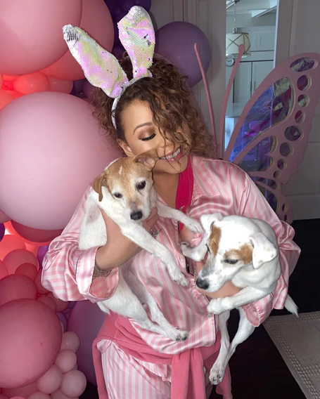 Mariah Carey poses in bunny ears and pink pajamas | mcarchives.com
