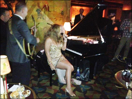 Mariah Carey performs impromptu set at the Carlyle | mcarchives.com